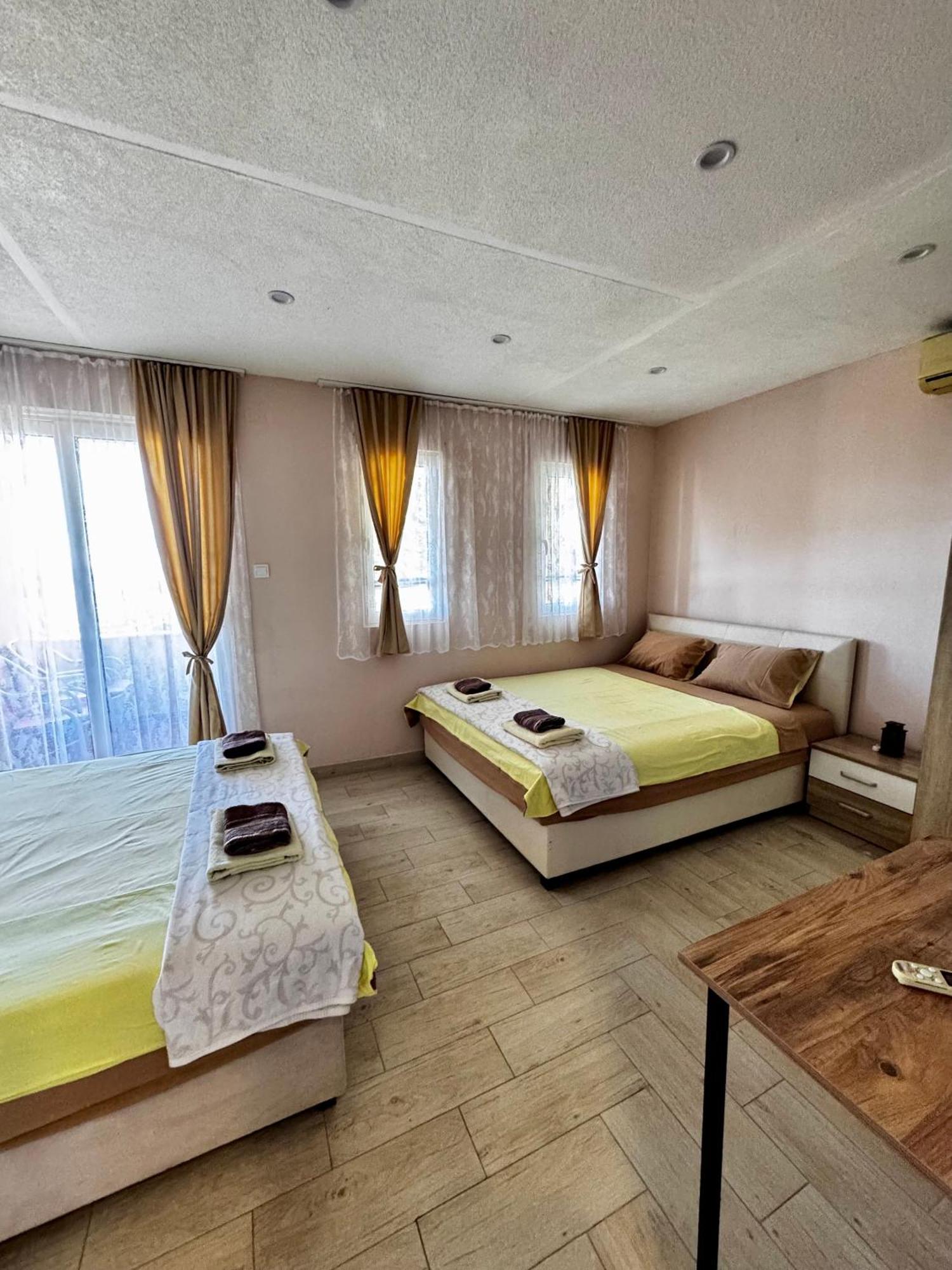 Apartments Tadic Petrovac Exterior photo