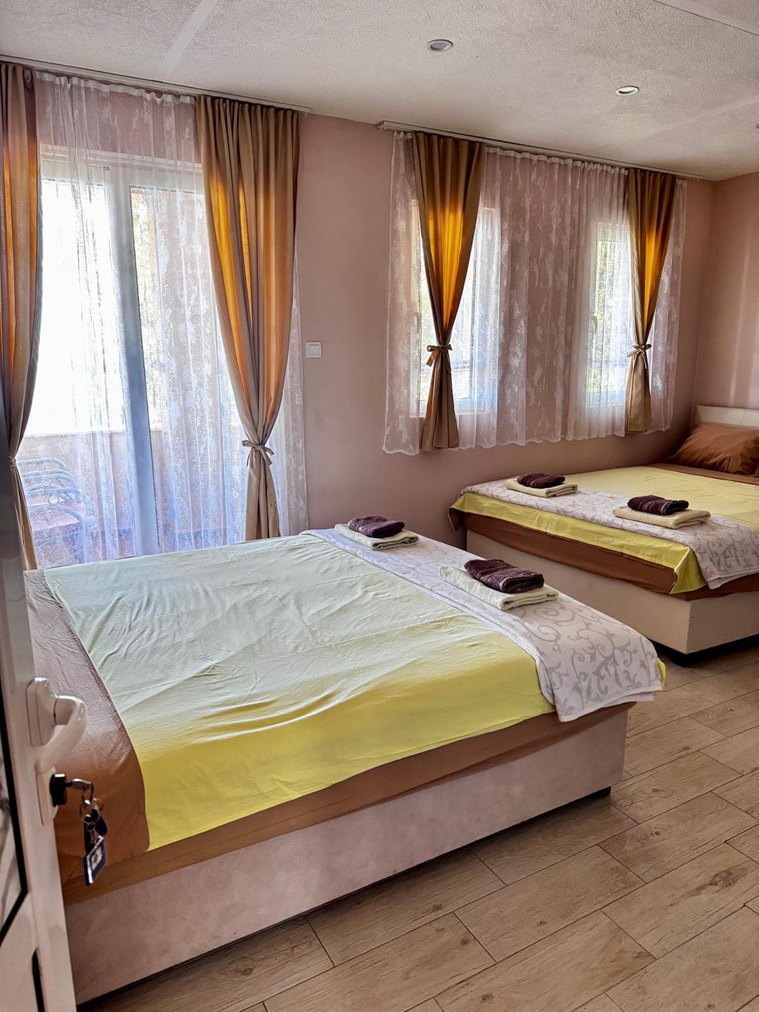 Apartments Tadic Petrovac Exterior photo